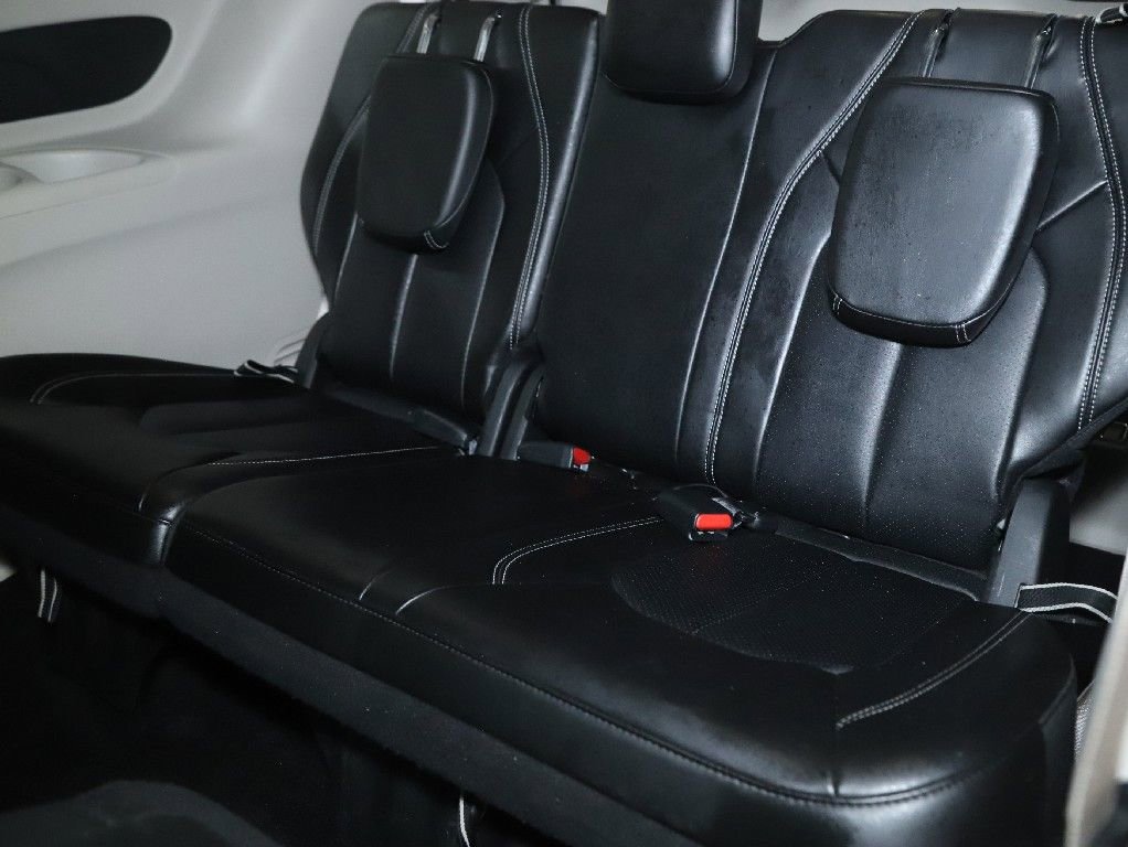 Used 2024 Chrysler Pacifica Select image 13