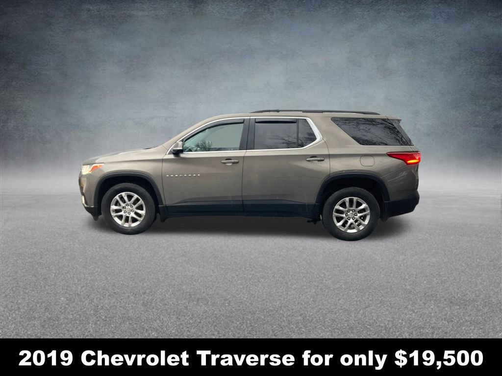 Used 2019 Chevrolet Traverse LT image 2