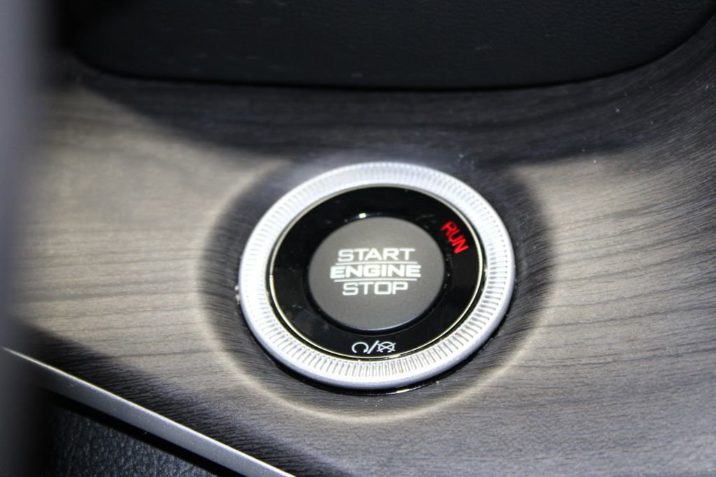 Used 2023 Jeep Grand Cherokee Limited image 40