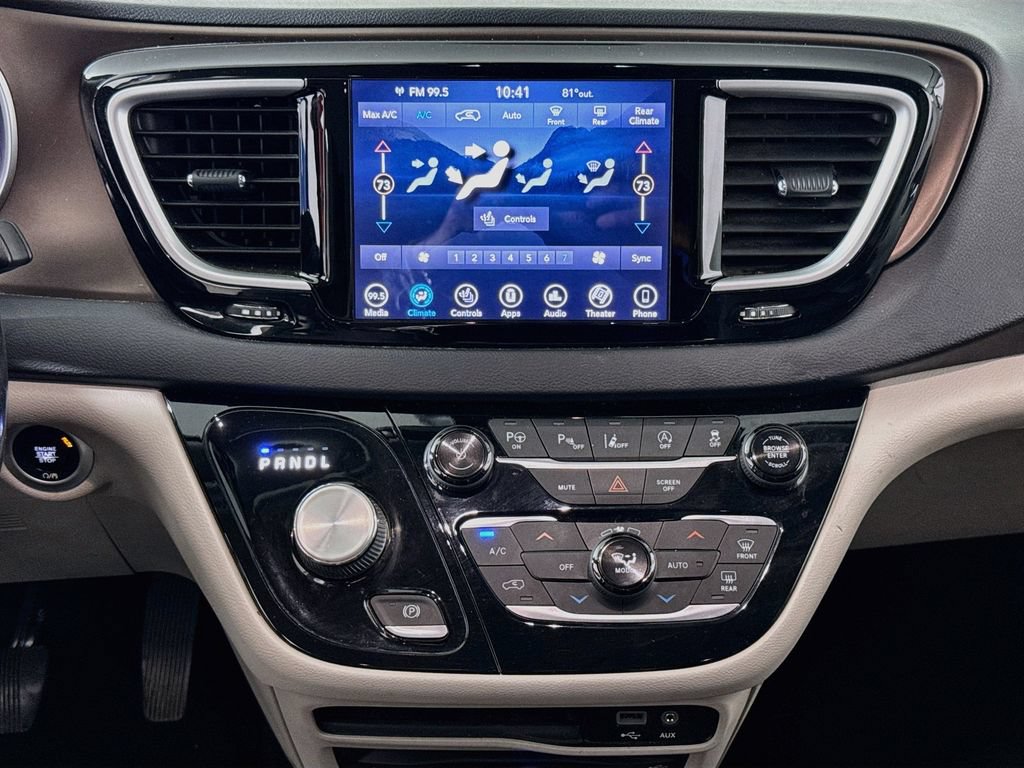 Used 2019 Chrysler Pacifica Touring Plus w/ Advanced Safetytec Group FWD image 16