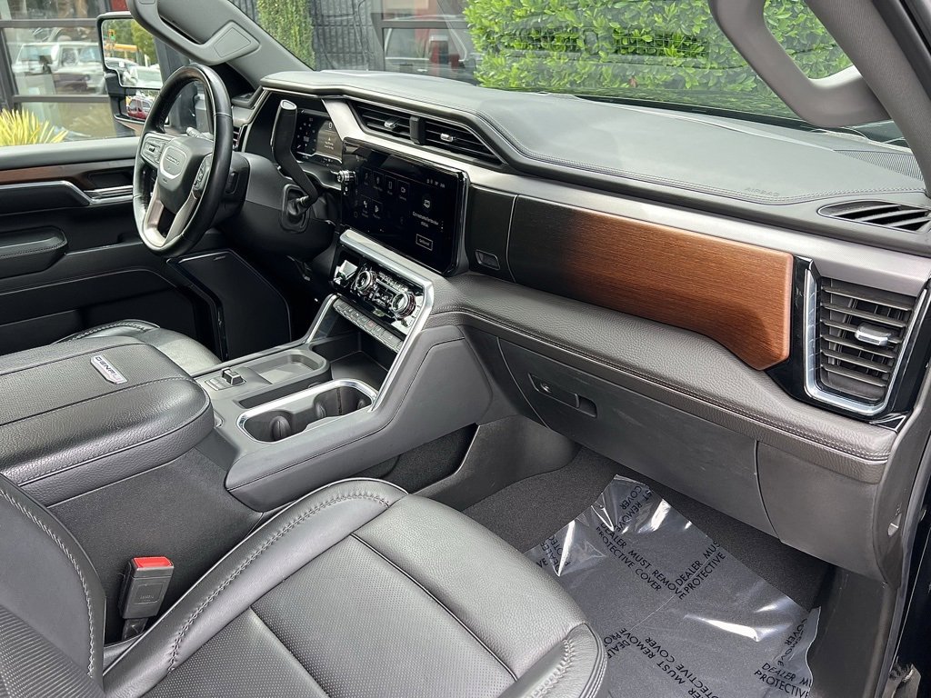 Used 2024 GMC Sierra 3500 Denali w/ Denali Reserve Package image 28