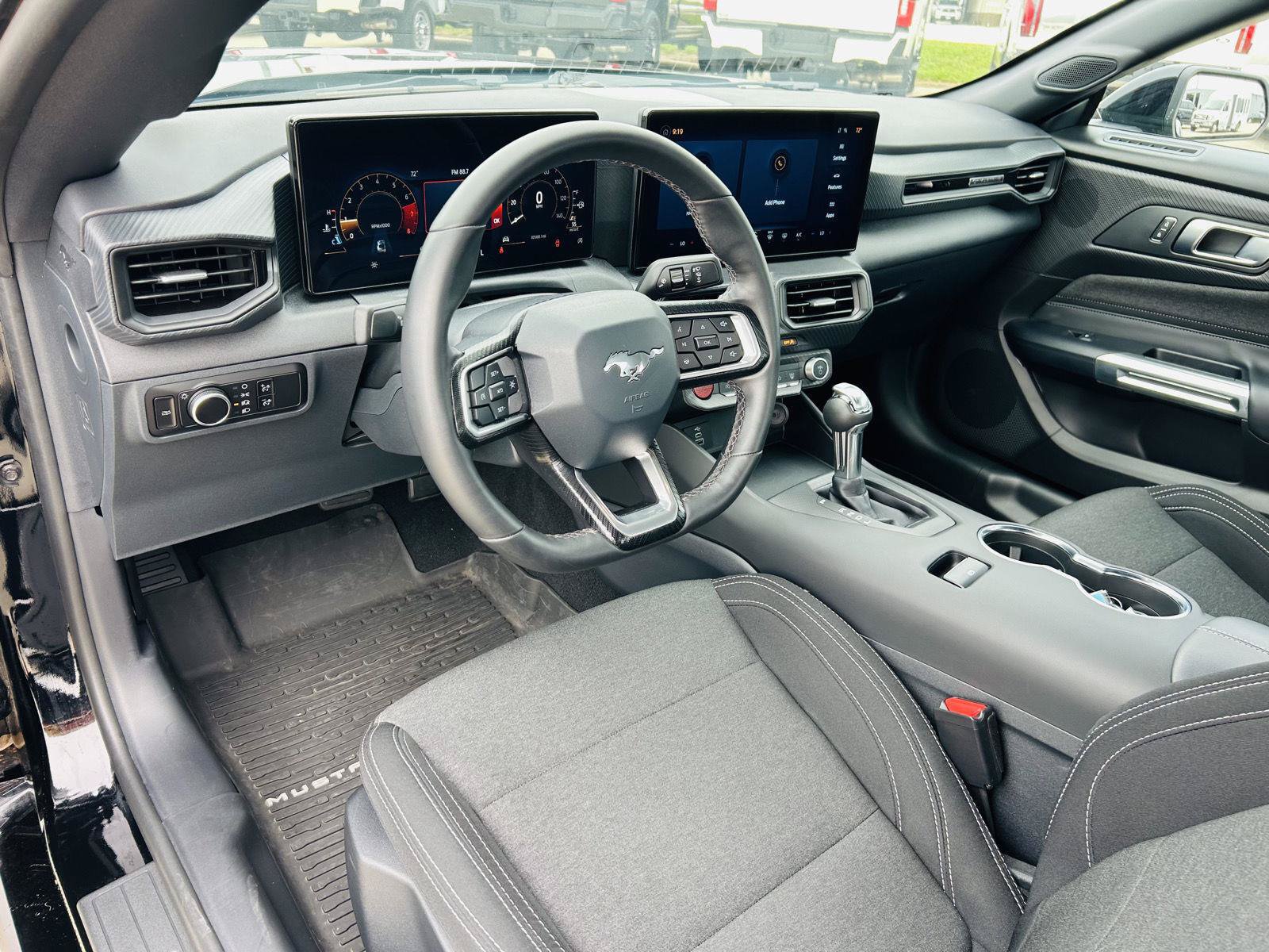 Used 2025 Ford Mustang Coupe RWD image 11