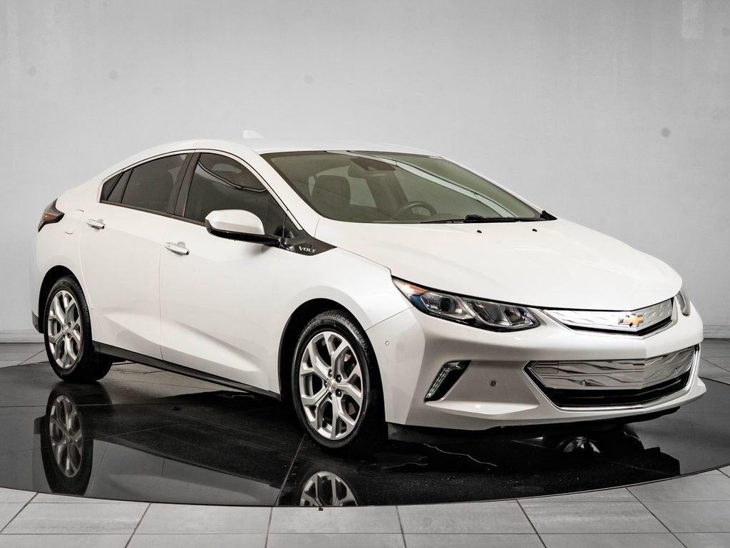 Used 2017 Chevrolet Volt Premier w/ Driver Confidence II Package FWD image 12
