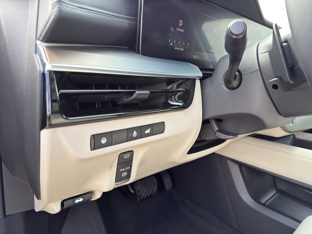 Certified 2025 Nissan Murano SL image 16