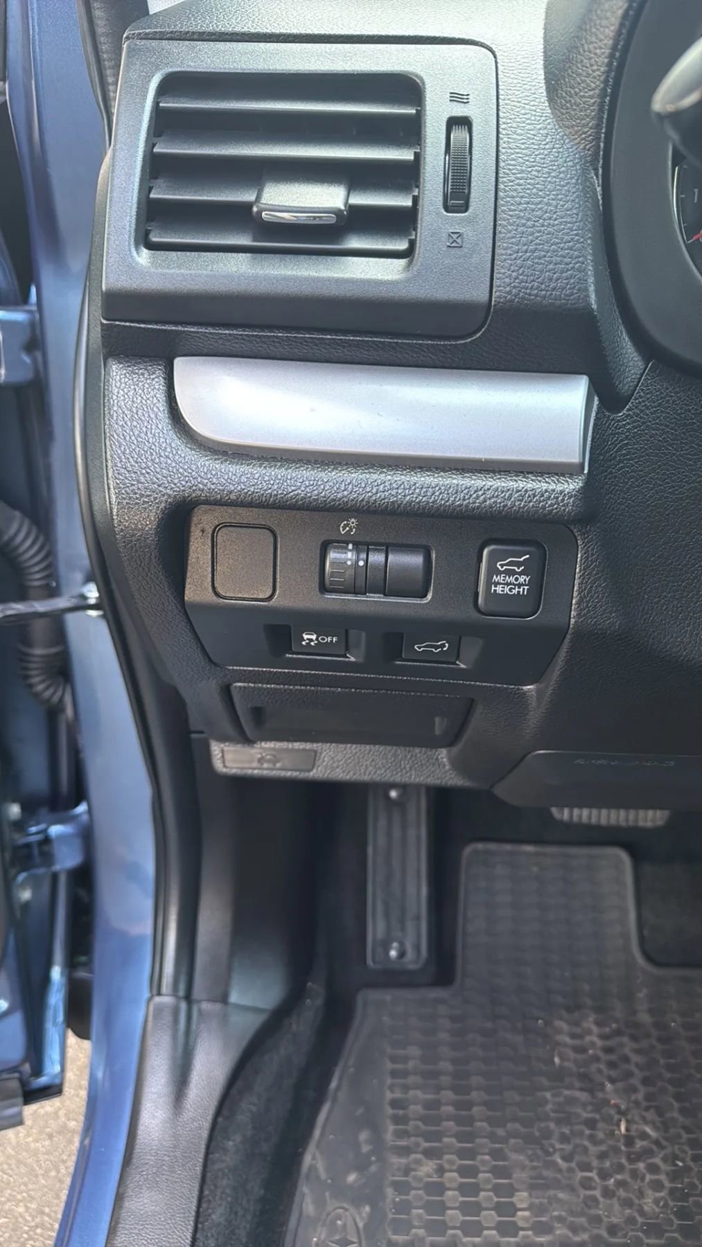 Used 2015 Subaru Forester 2.0XT Touring w/ Eyesight & Navigation System image 10