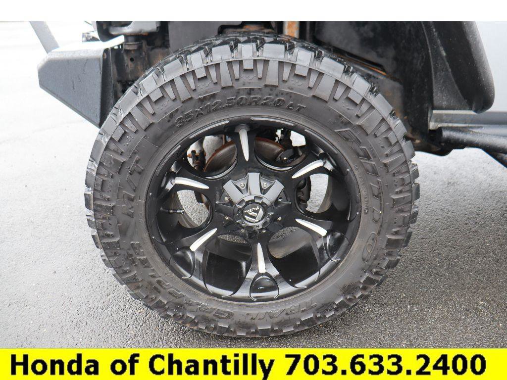 Used 2013 Jeep Wrangler Unlimited Sahara w/ Connectivity Group image 25