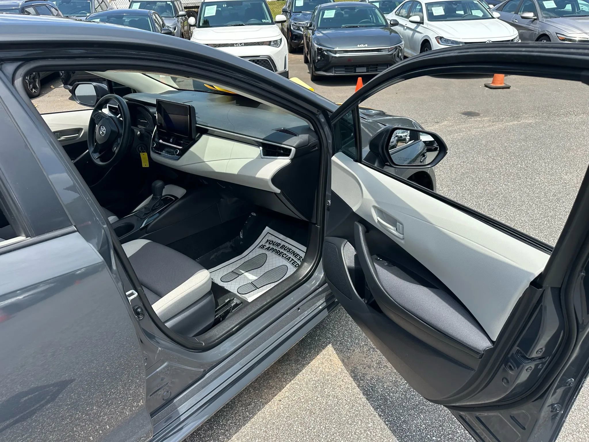 Used 2025 Toyota Corolla LE image 15