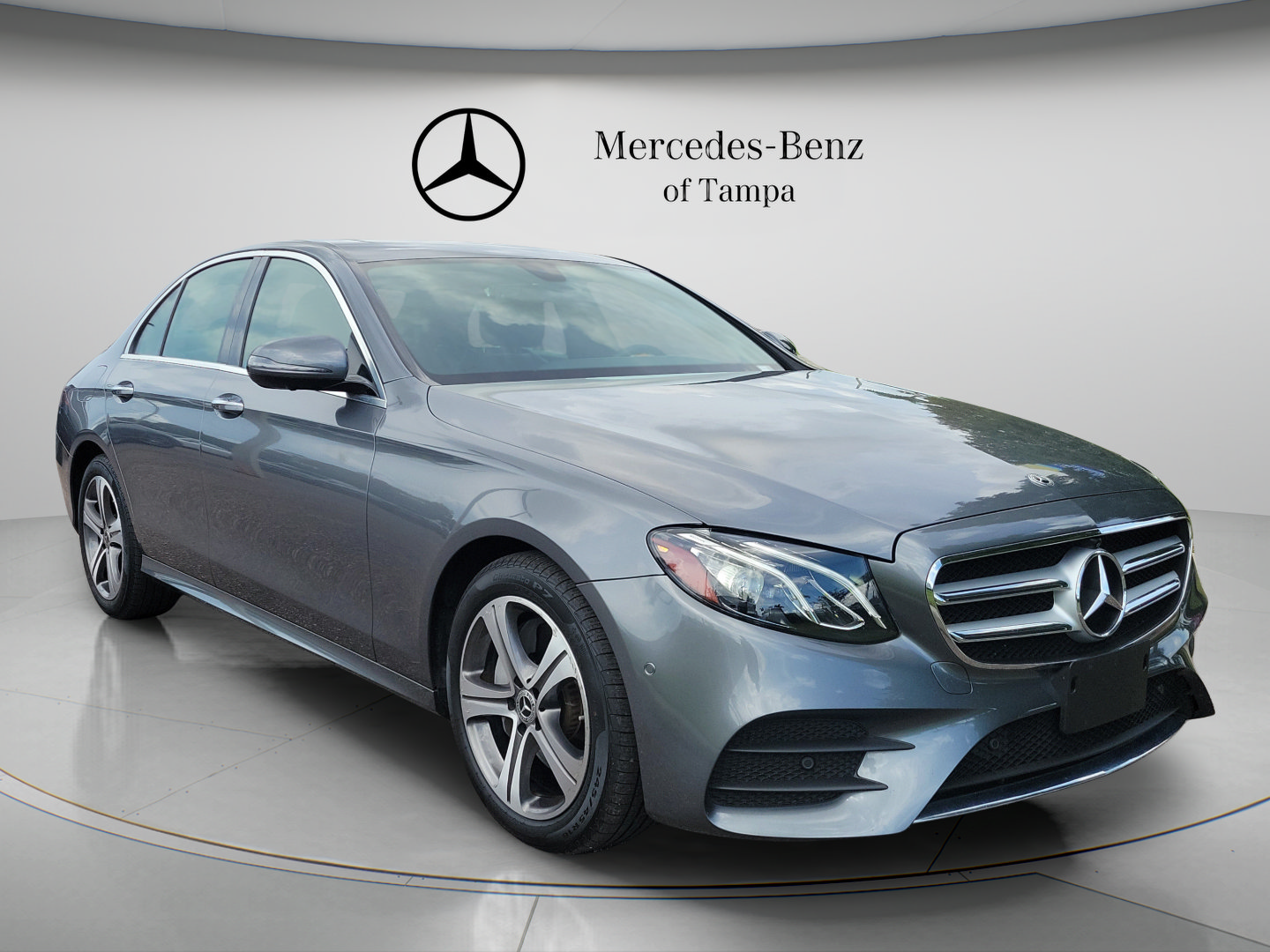 Used 2020 Mercedes-Benz E 350 4MATIC Sedan image 5