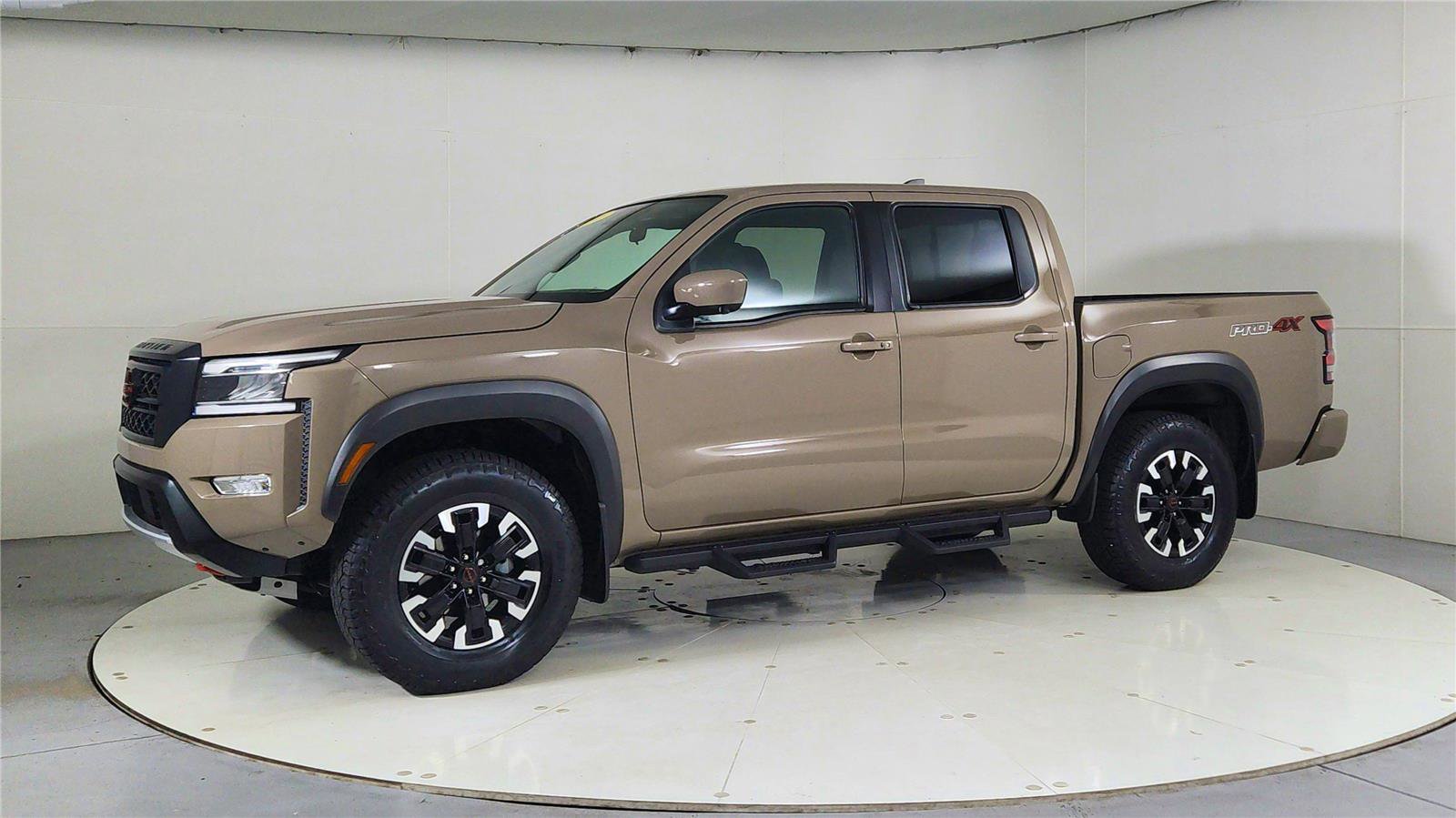 Used 2023 Nissan Frontier PRO-4X w/ Pro Convenience Package image 3