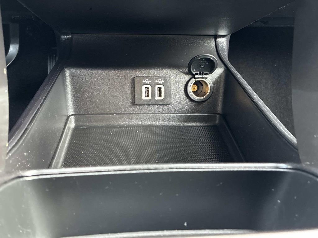 Used 2019 Ford Fusion SE image 30