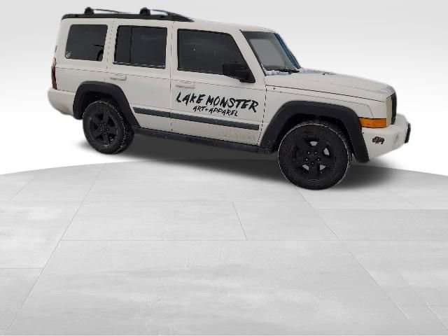 Used 2008 Jeep Commander Sport image 4