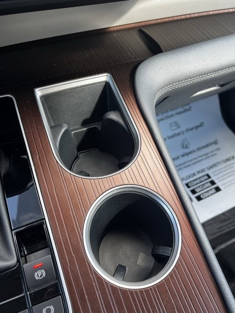 Used 2024 Toyota Sienna XLE image 18