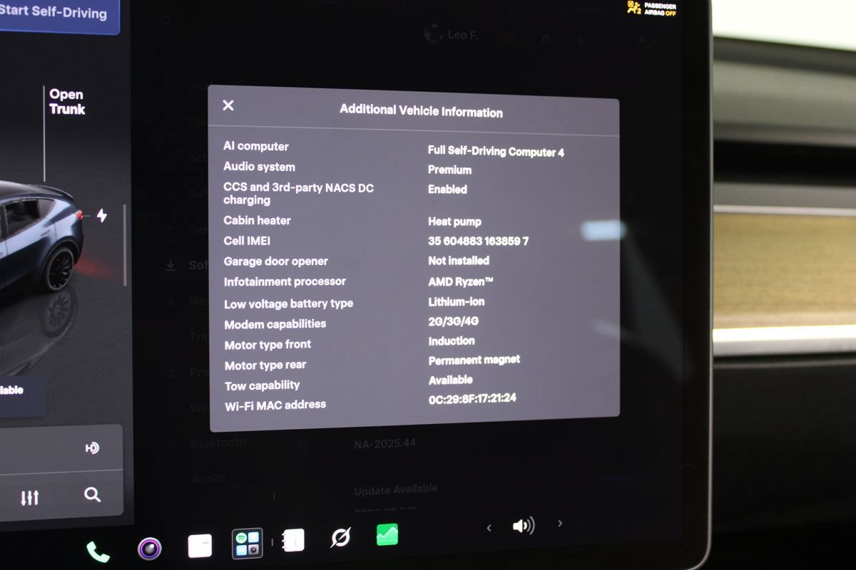 Used 2024 Tesla Model Y Performance AWD/4WD image 25