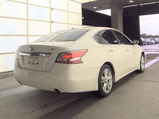 Used 2015 Nissan Altima 2.5 SV w/ Convenience Package FWD image 2