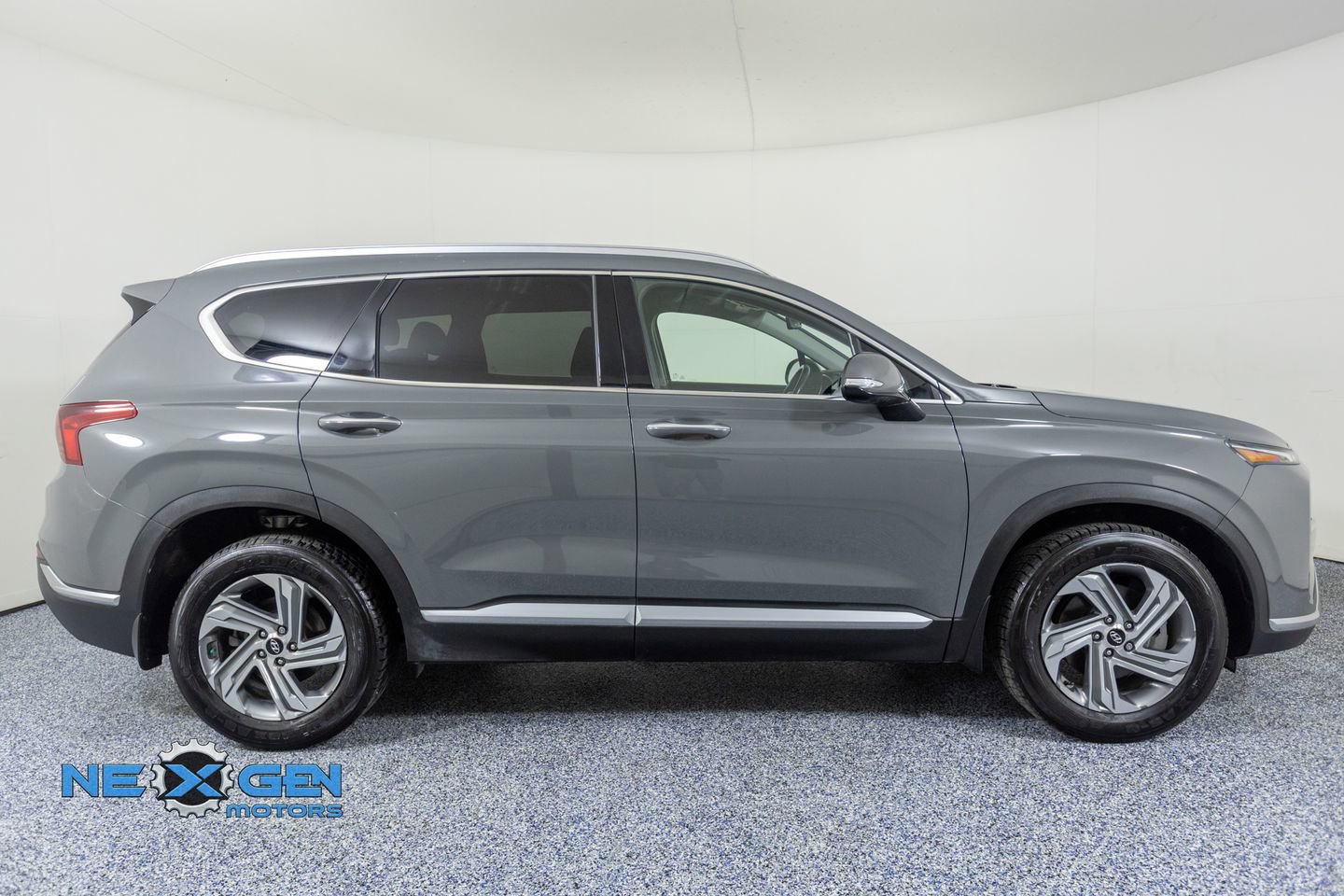 Used 2022 Hyundai Santa Fe SEL w/ Convenience Package image 8