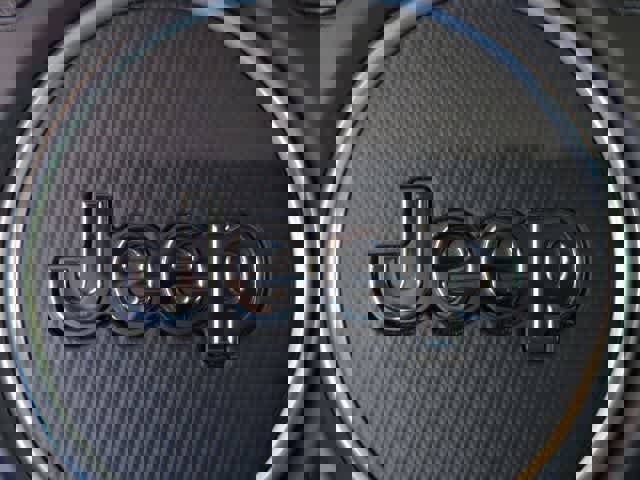 Used 2023 Jeep Wrangler Unlimited Rubicon w/ LED Lighting Group image 12