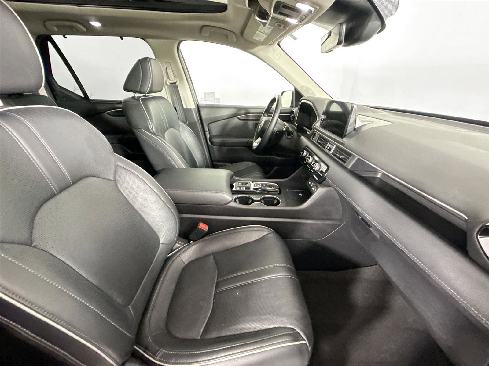 Used 2023 Honda Pilot Elite image 47