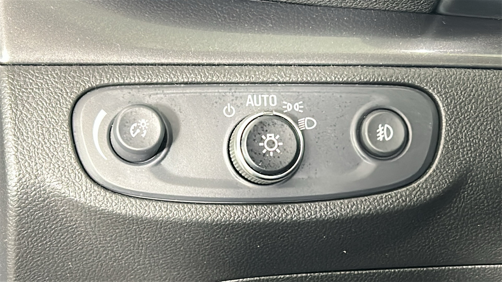 Used 2019 Buick Encore Sport Touring w/ Safety Package AWD/4WD image 23