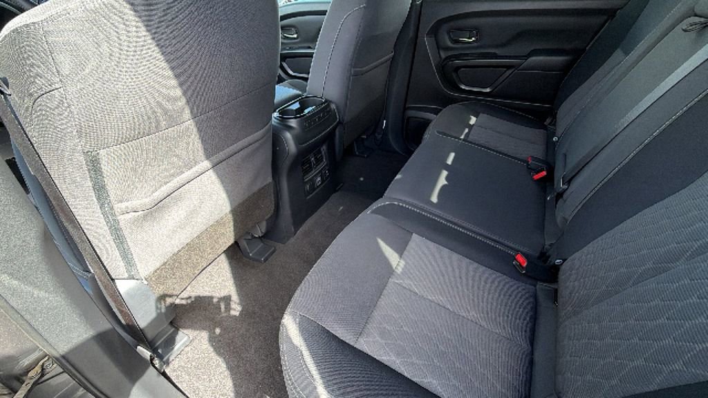 Used 2023 Nissan Titan SV w/ SV Convenience Package AWD/4WD image 24