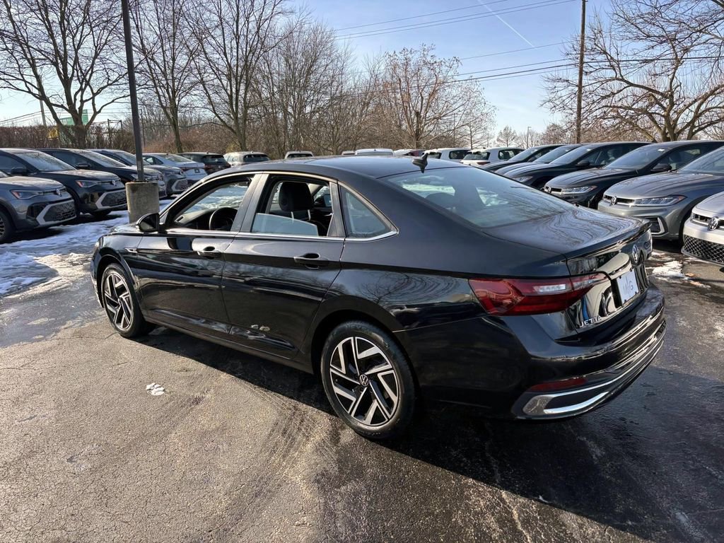 Used 2022 Volkswagen Jetta SEL image 5