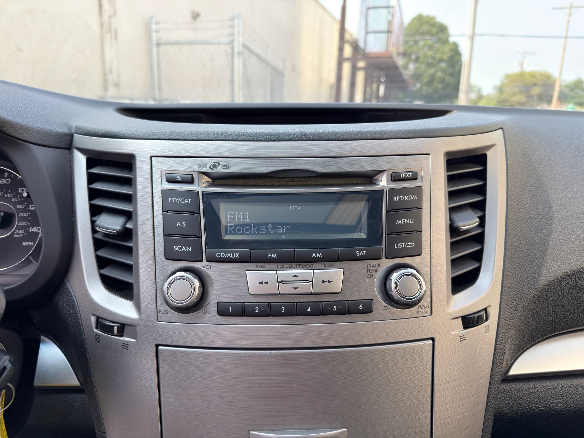 Used 2012 Subaru Outback 2.5i Premium image 13