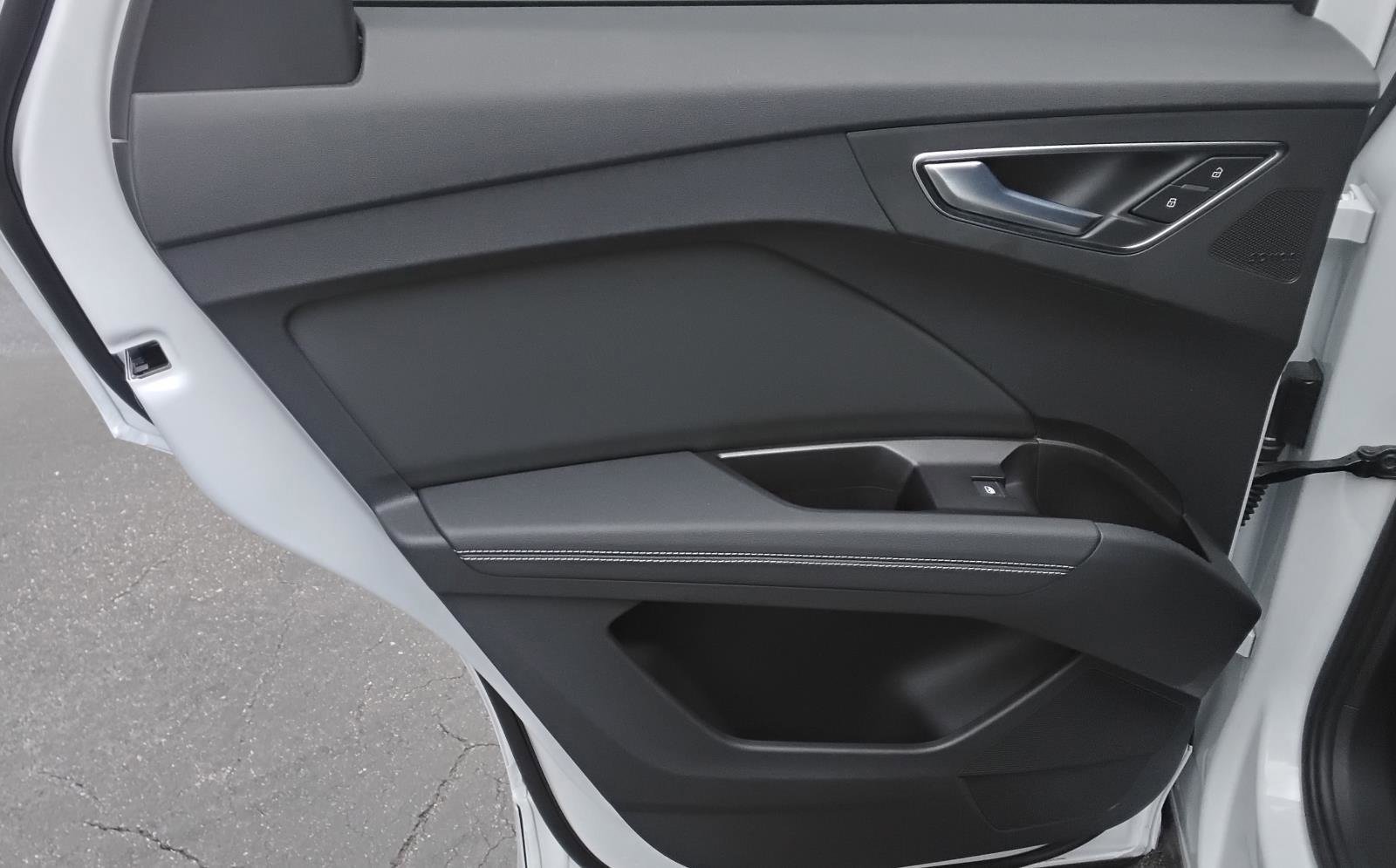 Certified 2025 Audi Q4 e-tron Premium Plus w/ Premium Plus image 18