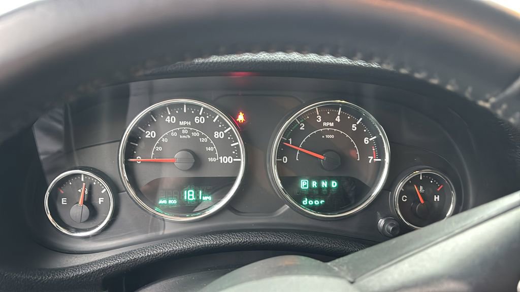 Used 2017 Jeep Wrangler Sahara image 17