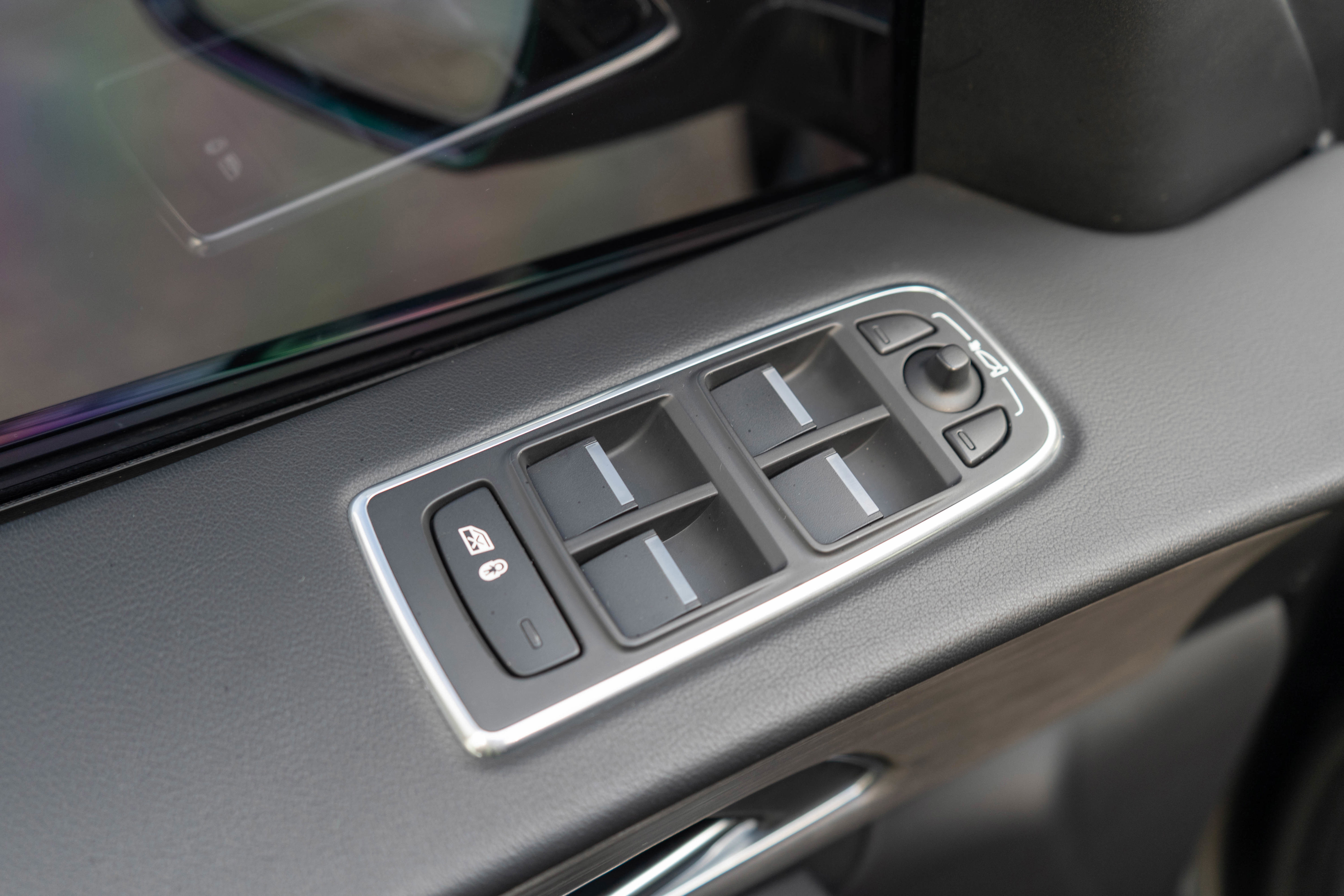 Used 2017 Jaguar F-PACE S image 12