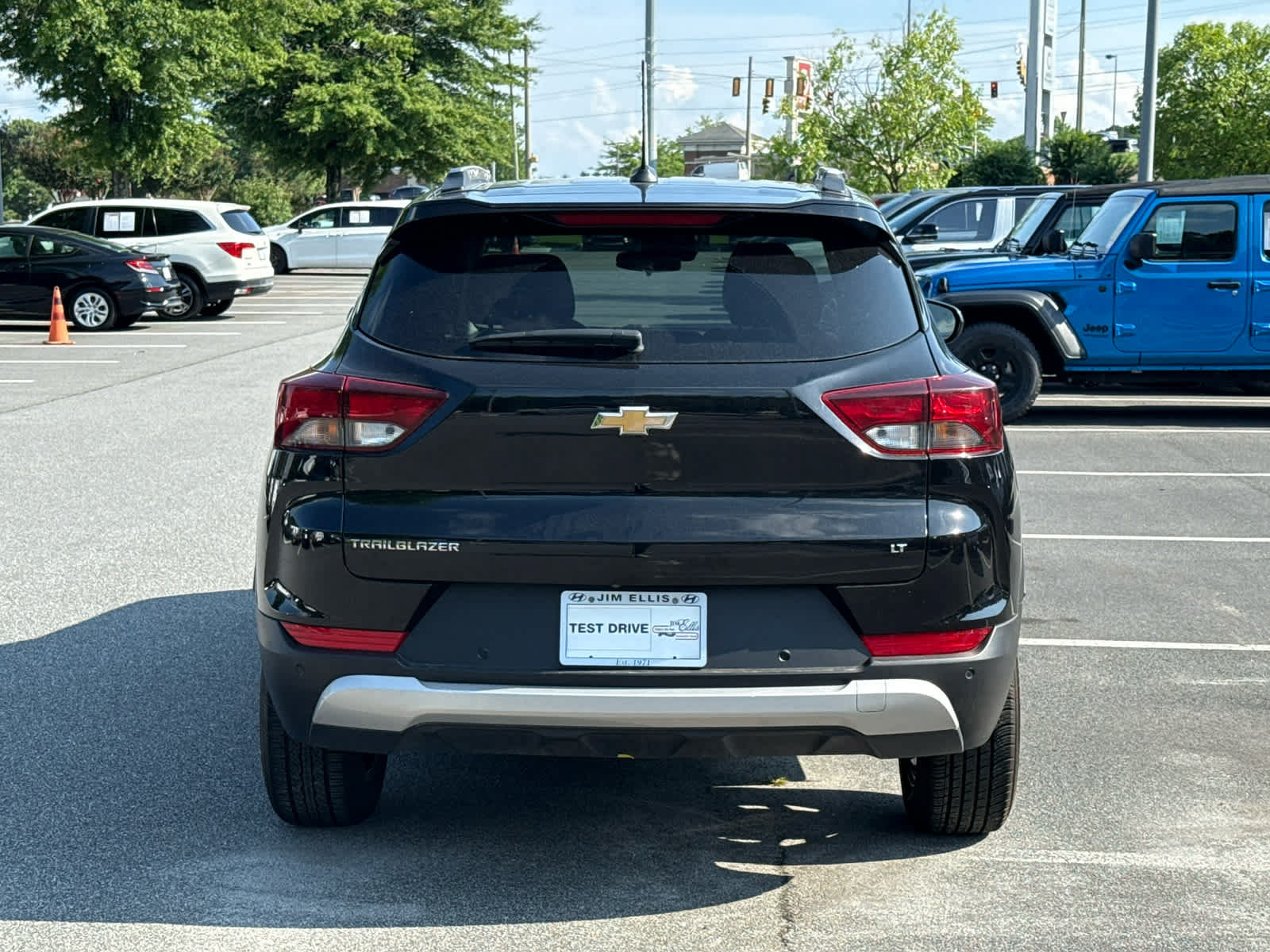Used 2024 Chevrolet TrailBlazer LT w/ Driver Confidence Package FWD image 4