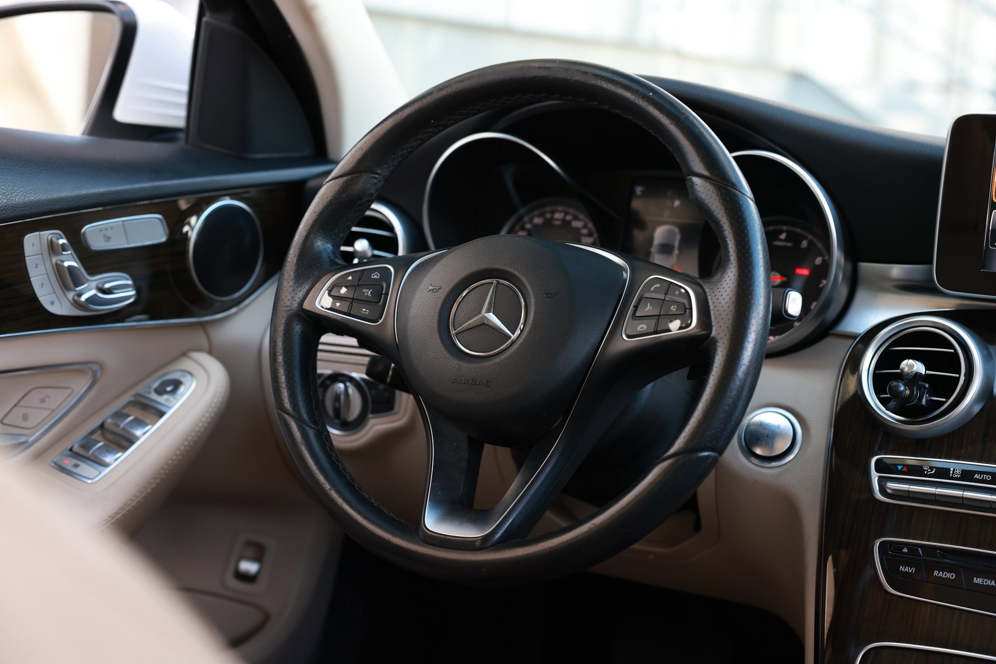 Used 2018 Mercedes-Benz C 300 Sedan w/ Premium Package image 34