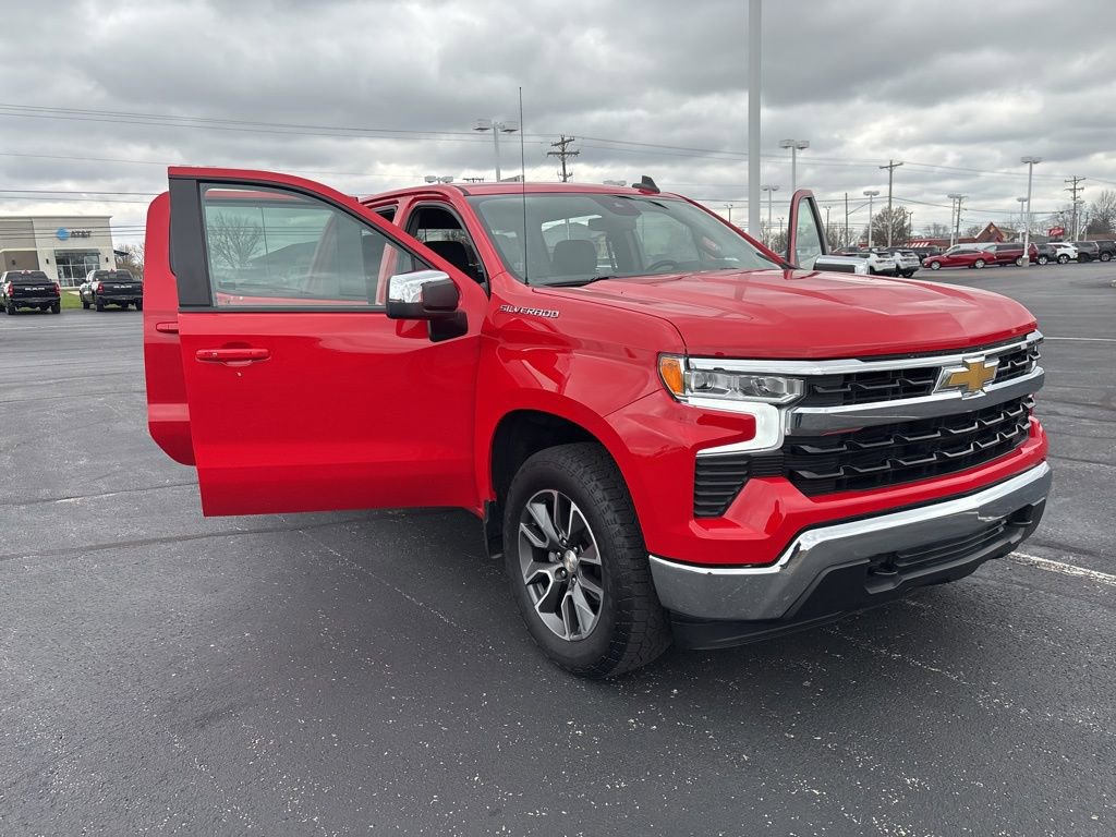 Used 2023 Chevrolet Silverado 1500 LT AWD/4WD image 22