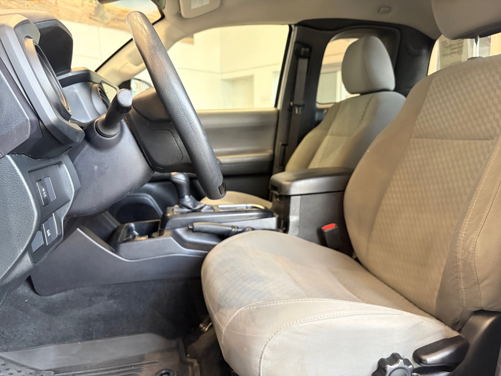 Used 2021 Toyota Tacoma SR RWD image 12
