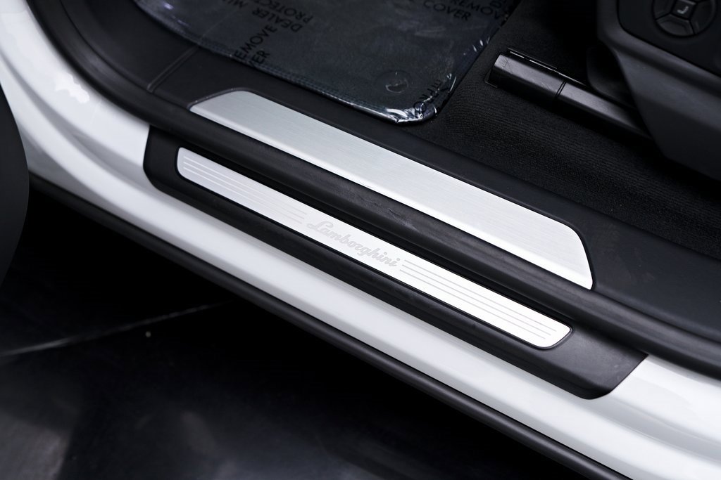 Used 2022 Lamborghini Urus image 44