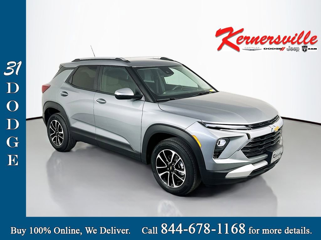 Used 2025 Chevrolet TrailBlazer LT AWD/4WD image 1