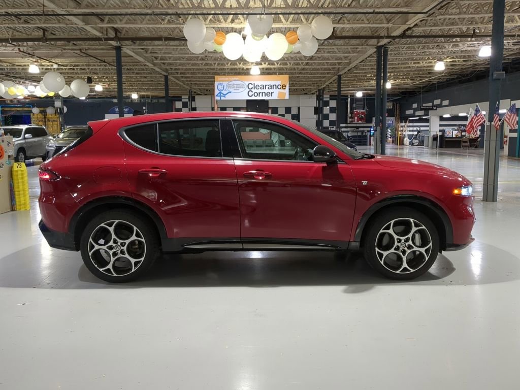 Used 2024 Alfa Romeo Tonale Ti AWD/4WD image 5