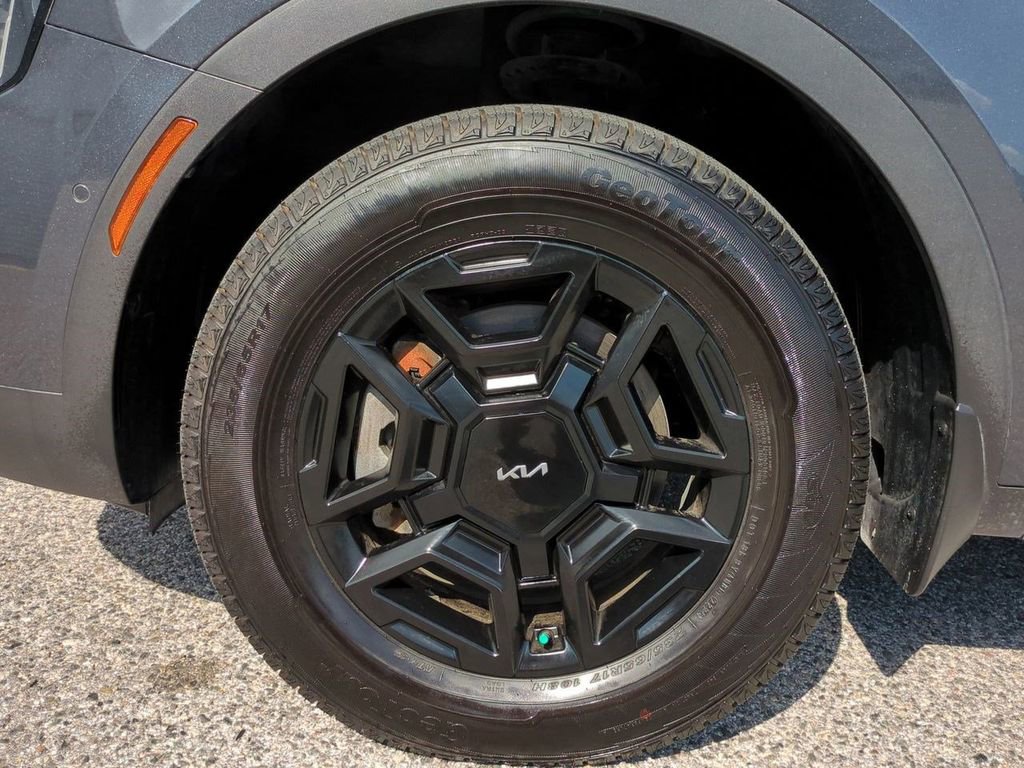 Used 2024 Kia Sorento SX Prestige w/ Sage Leather Package image 11