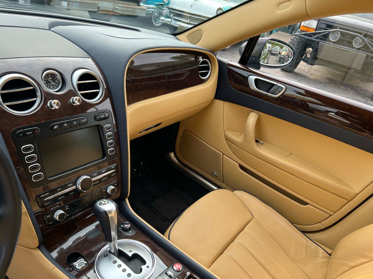 Used 2009 Bentley Flying Spur Flying Spur AWD/4WD image 10