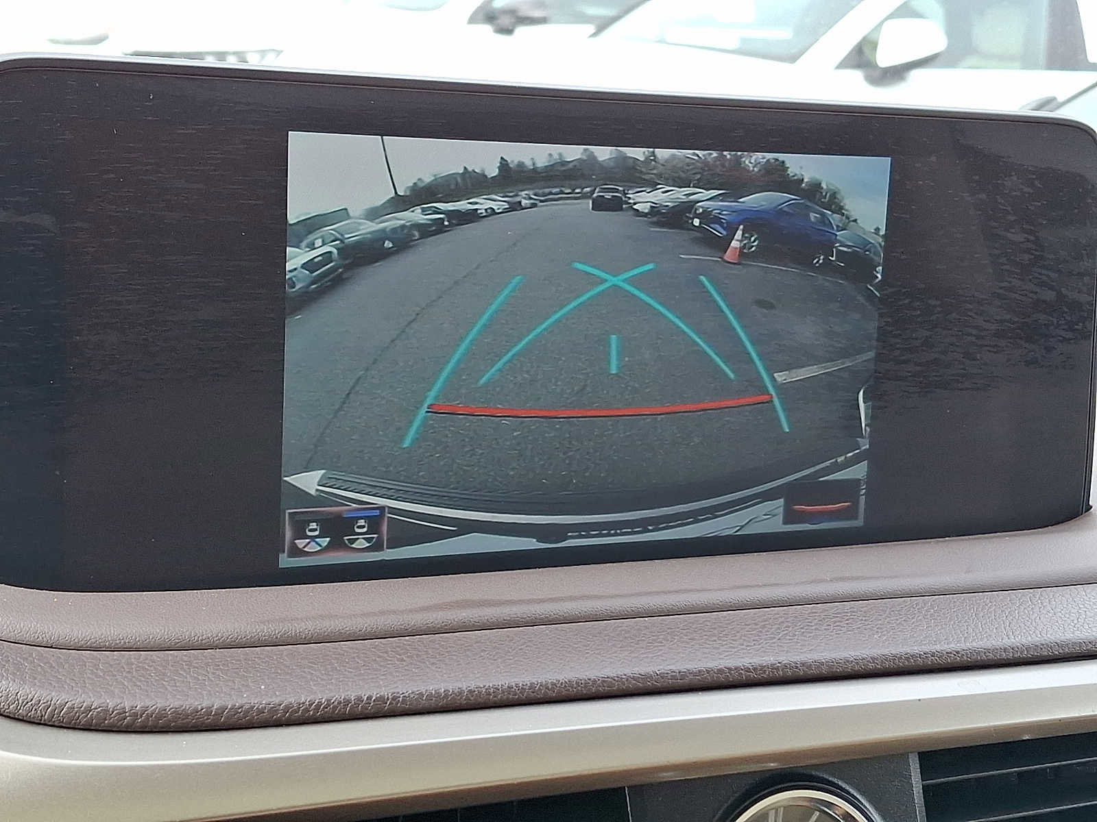 Used 2020 Lexus RX 350L Premium w/ Premium Package image 17