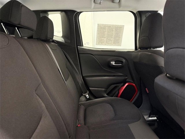 Used 2018 Jeep Renegade Trailhawk w/ Cold Weather Group II image 8