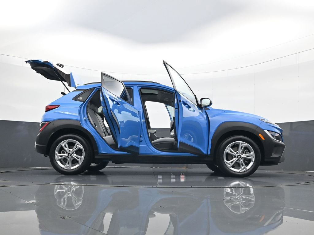 Certified 2022 Hyundai Kona SEL w/ Convenience Package AWD/4WD image 33
