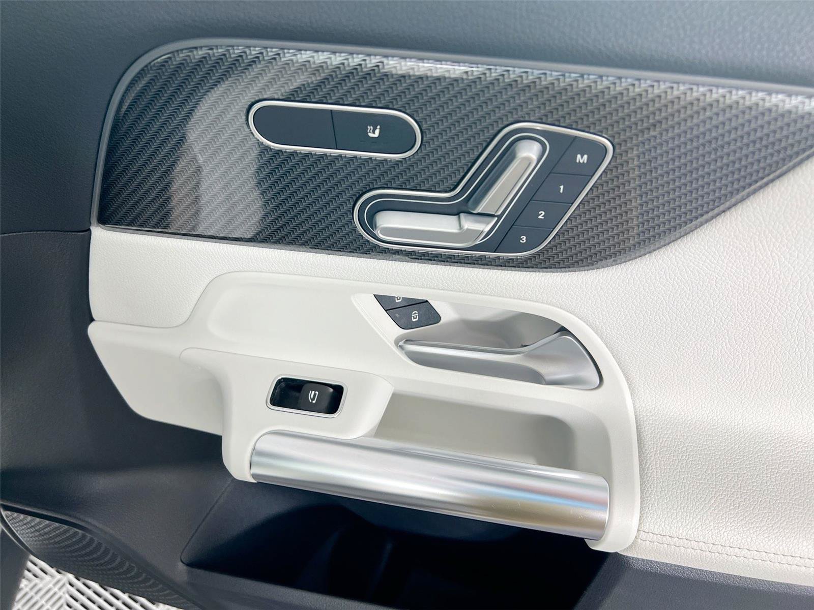 Certified 2023 Mercedes-Benz GLA 250 4MATIC image 29