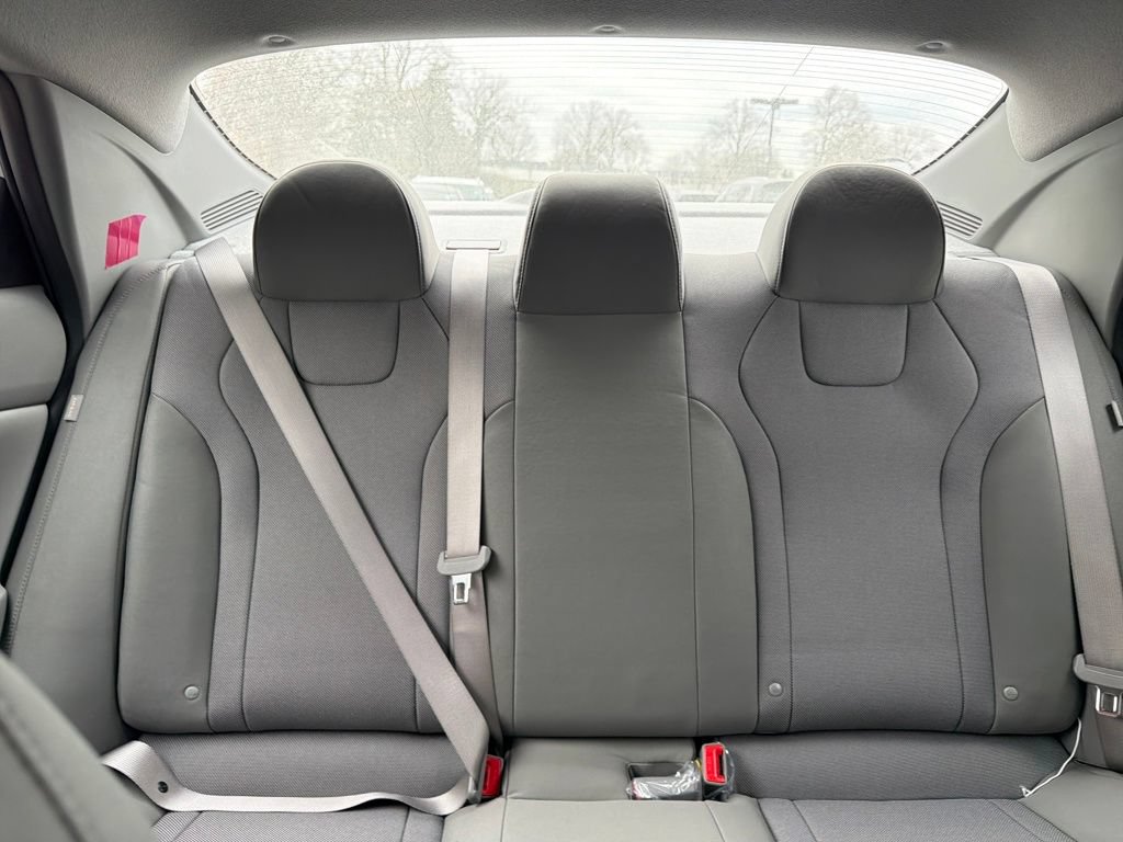 Used 2026 Hyundai Elantra SE w/ Cargo Package FWD image 36