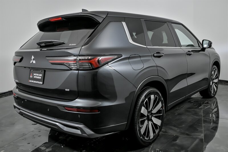 New 2026 Mitsubishi Outlander SE AWD/4WD image 8