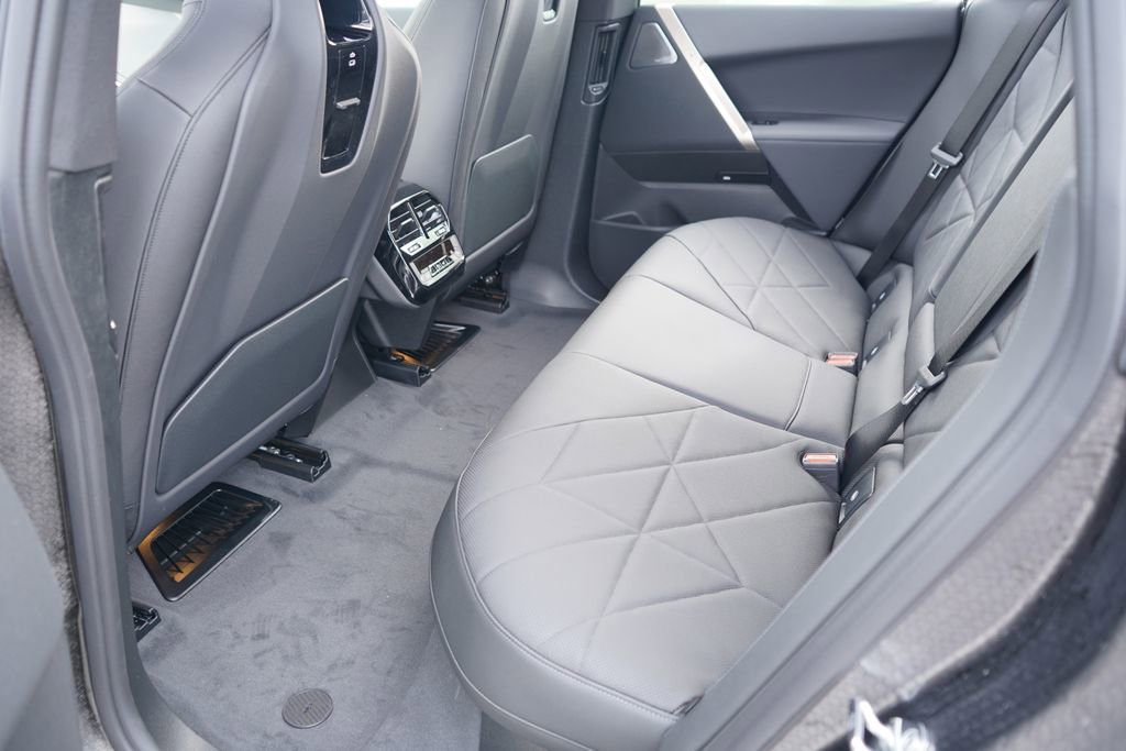 New 2026 BMW iX xDrive45 w/ Executive Package image 19