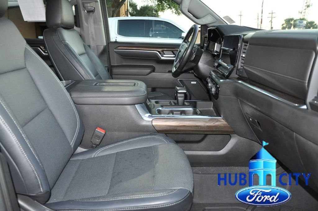 Used 2022 Chevrolet Silverado 1500 RST w/ Convenience Package II image 16