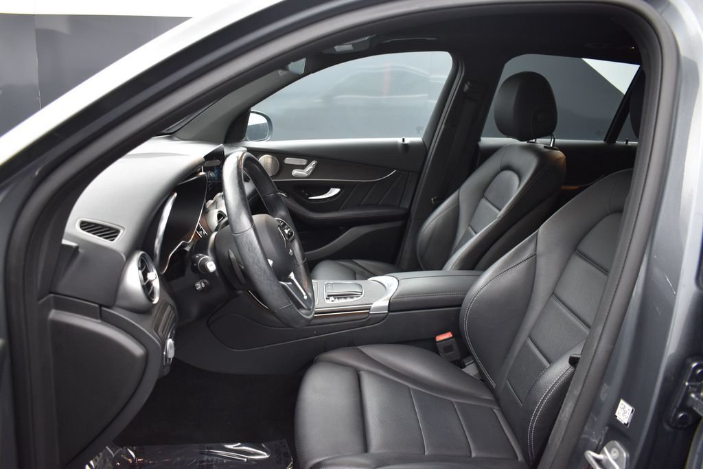 Used 2021 Mercedes-Benz GLC 300 4MATIC w/ AMG Line image 11