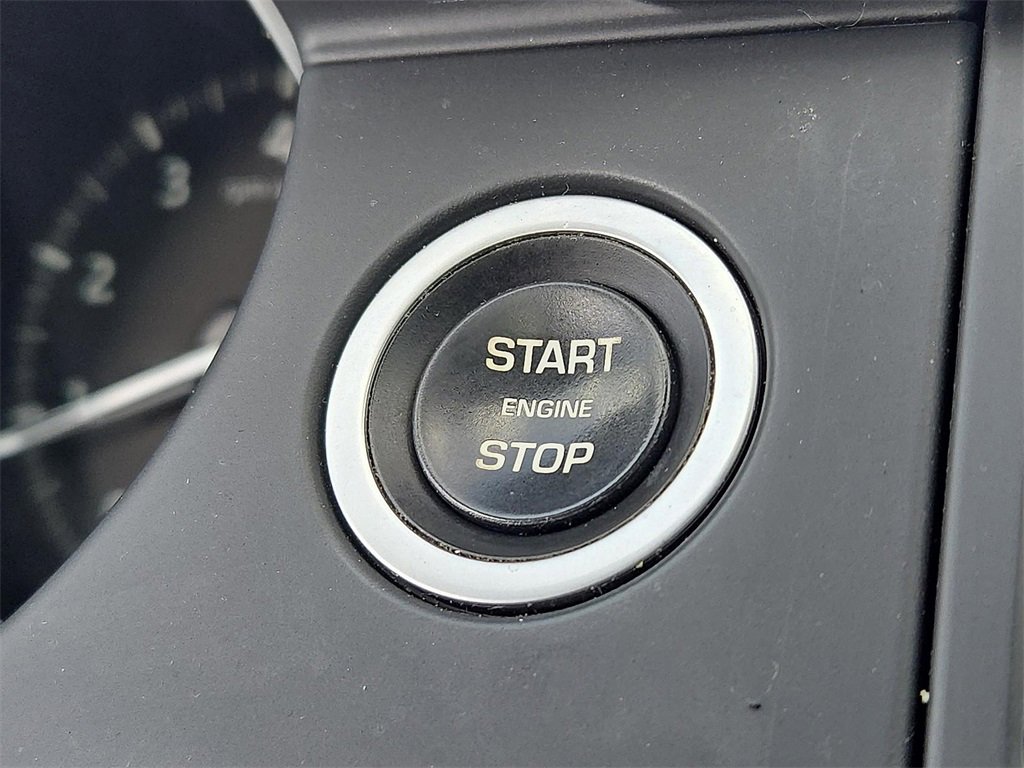 Used 2017 Land Rover Discovery Sport HSE image 25