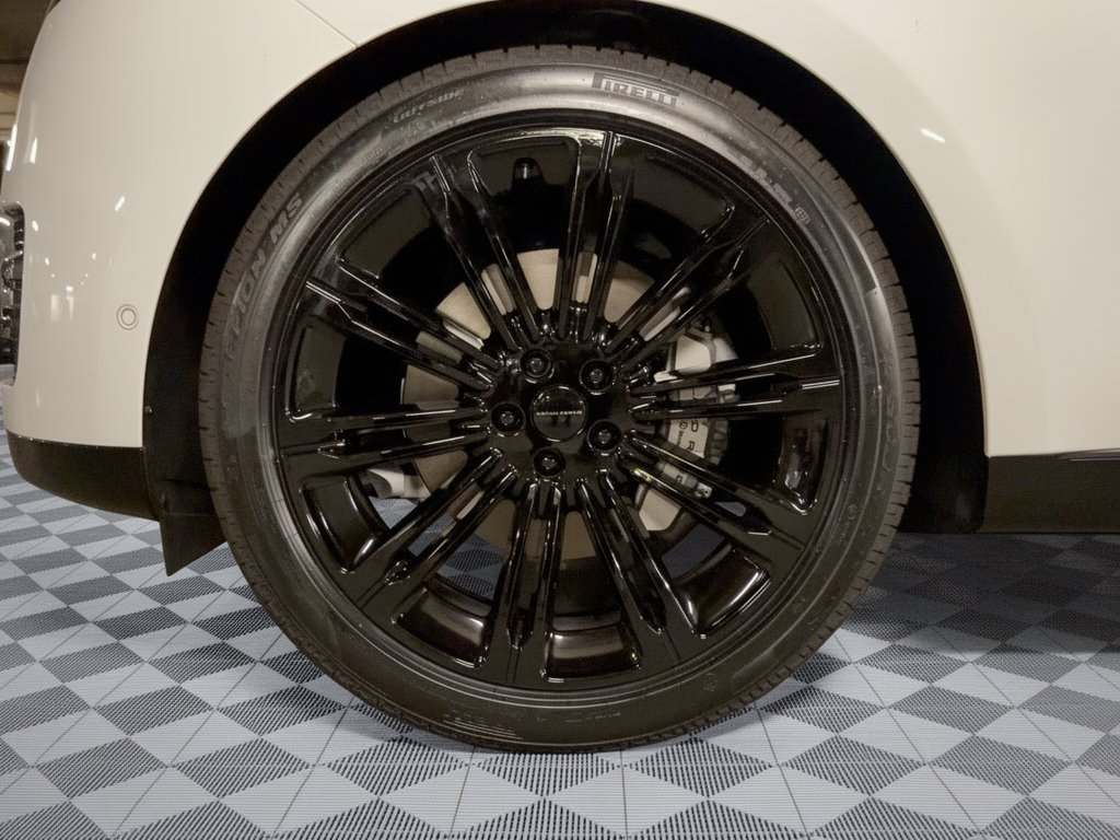 New 2026 Land Rover Range Rover SE AWD/4WD image 13