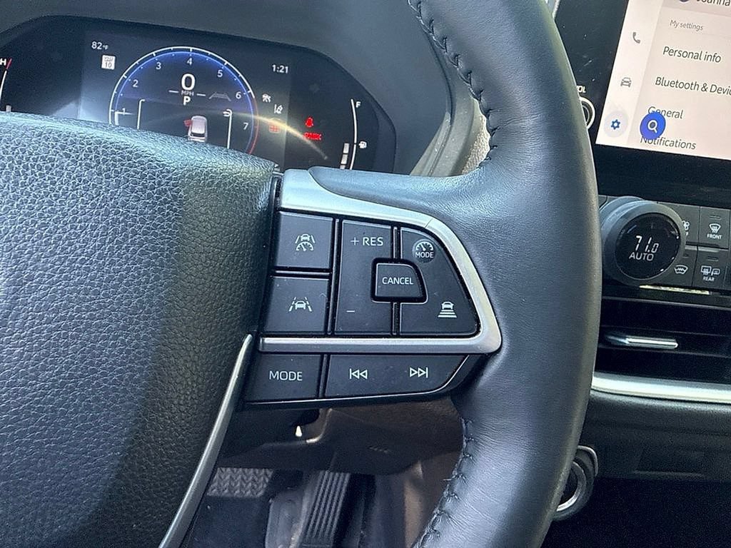 Used 2024 Toyota Grand Highlander AWD image 11