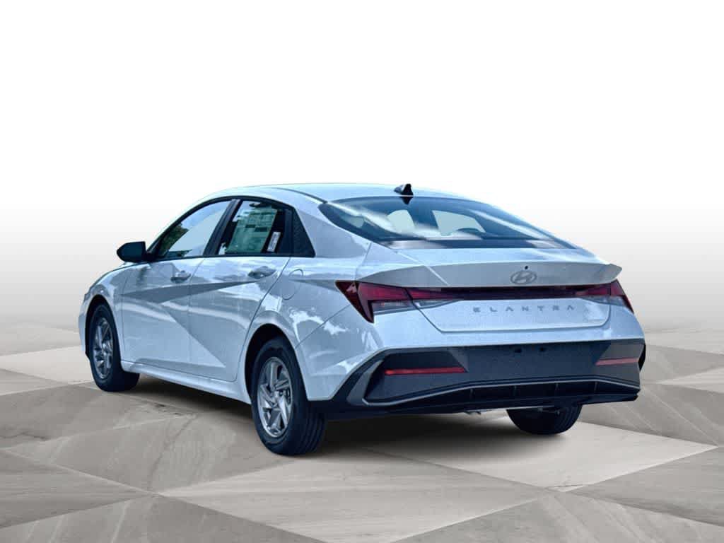 New 2026 Hyundai Elantra SE FWD image 6